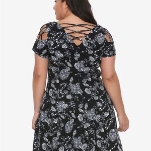 Hot Topic Bellatrix Floral Dress nwot